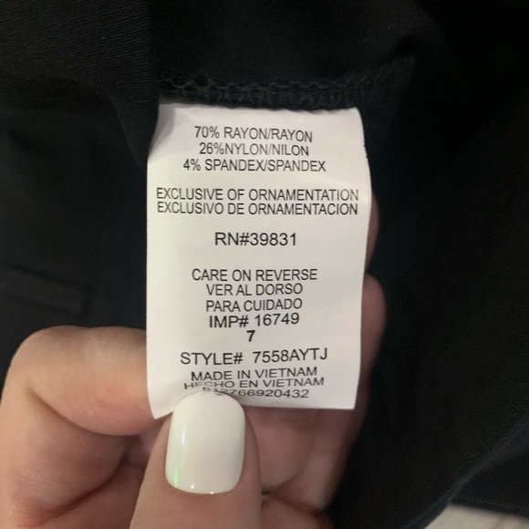 Takara Black Bermuda Shorts/Slacks - Picture 4 of 7